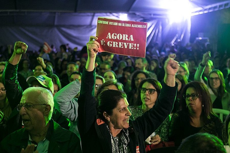 Assembleia do Simpa foi realizada na noite desta sexta-feira no Largo Zumbi dos Palmares