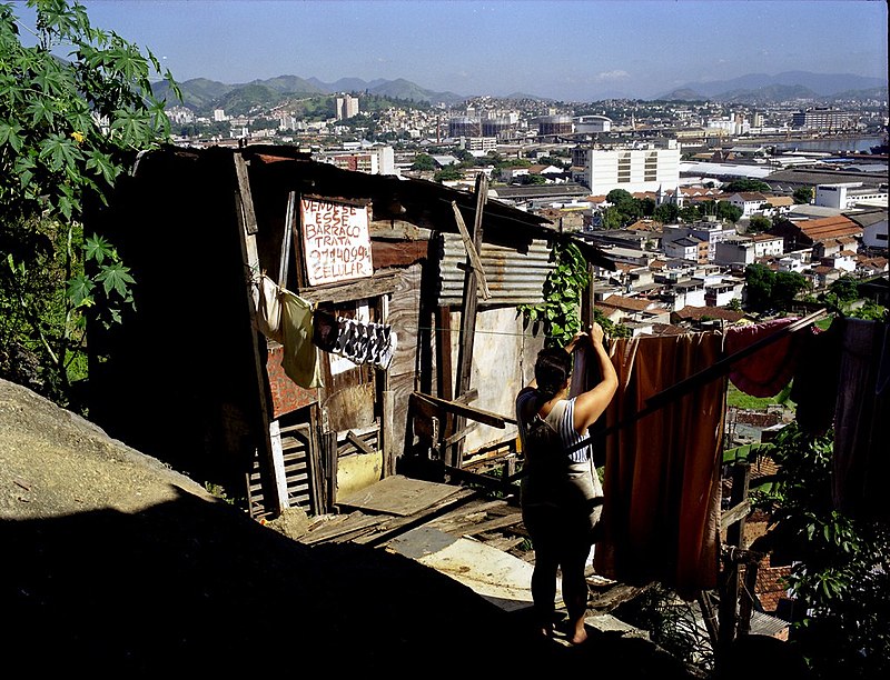 O Morro da Providência, foi a primeira favela do Brasil. Ela foi construída por ex-soldados cariocas, depois delutarem na Guerra de Canudos