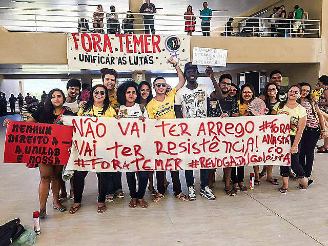 Estudiantes de la Unilab hacen protesta contra recortes de asistencia económica para estudiantes extranjeros