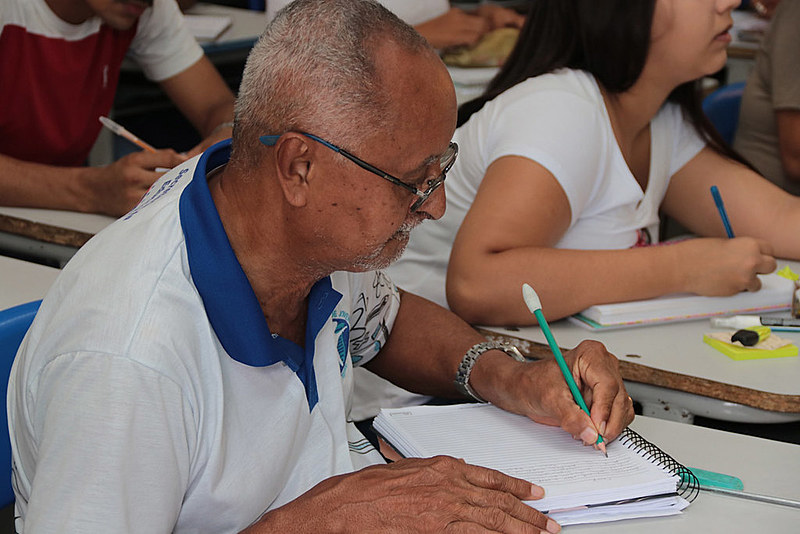 Na avaliação de educadora, alunos da Educação de Jovens e Adultos (EJA) serão afetados negativamente