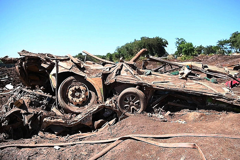 Destruição causada pela lama tóxica da Vale