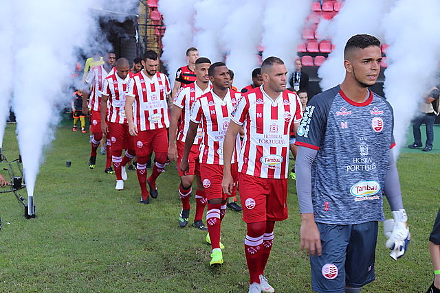 Embora a classificação no G4 esteja mais perto, a disputa entre as primeiras colocações é acirrada
