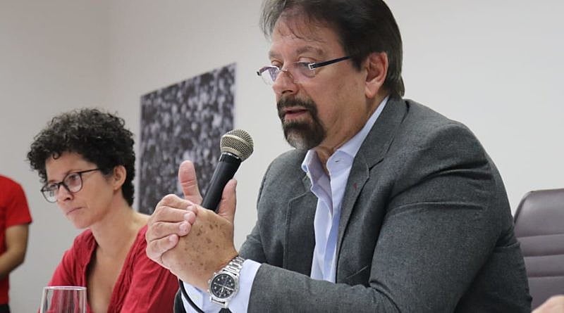 Jornalista participou de evento realizado no auditório da ADUFEPE