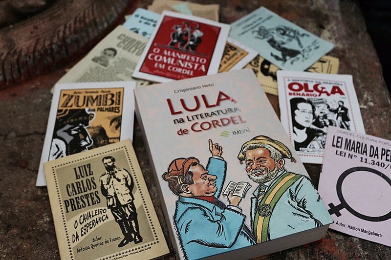 Nova escola tenta popularizar temas políticos através da literatura de cordel