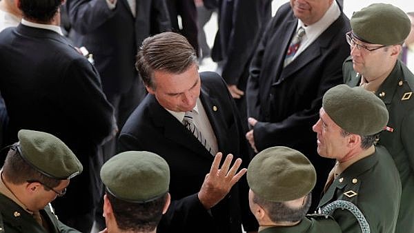 El presidente de Brasil, Jair Bolsonaro, un militar retirado, se dispone a conmemorar el golpe de 1964