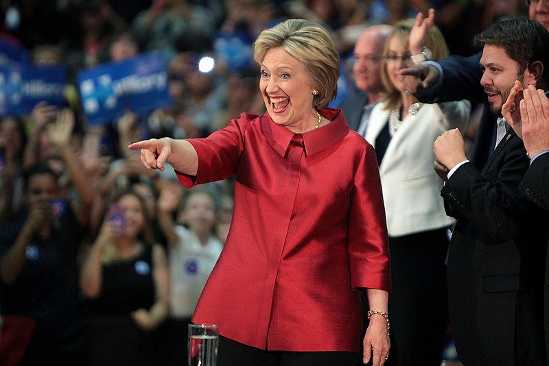 Eleitores democratas seguem divididos entre Hillary e Sanders; descontentamento com partido aumentou após divulgação de e-mails