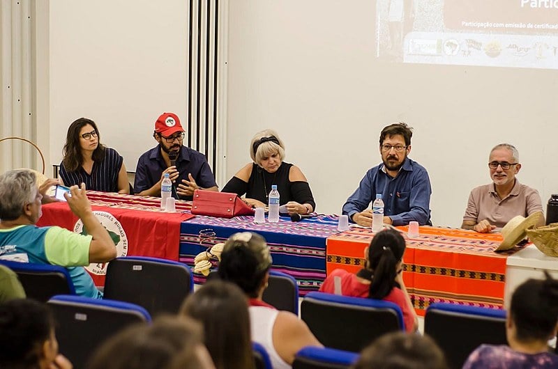A jornada contou com mesas de debates sobre a luta pela terra, atividades culturais, roda de capoeira e com uma feira livre