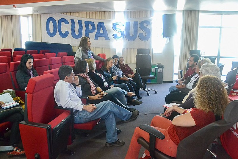 Há uma semana, cerca de 50 pessoas dormem na ocupação