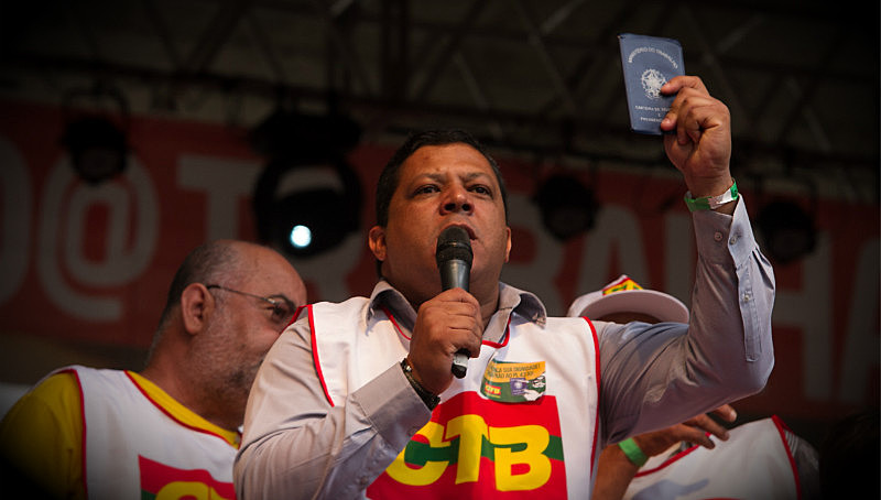 "A jornada de lutas é longa e necessária. Ocupar as ruas e resistir a todo custo é o melhor caminho", diz presidente da CTB