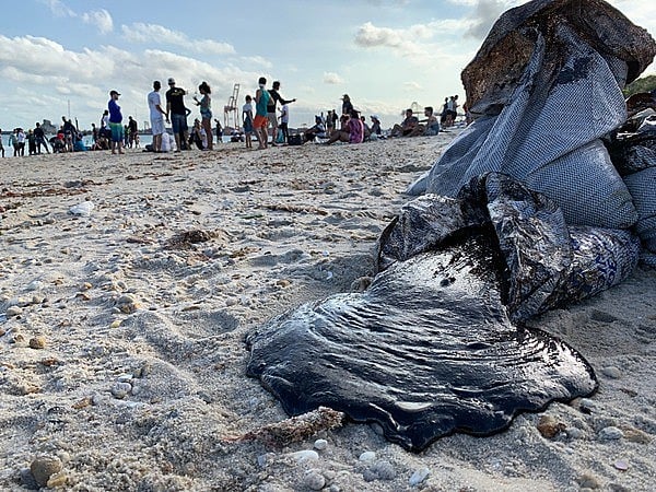 Segundo o MPF, o óleo se  espalhou por mais de 10 praias pernambucanas, e mais de 200 praias em nove estados do Nordeste