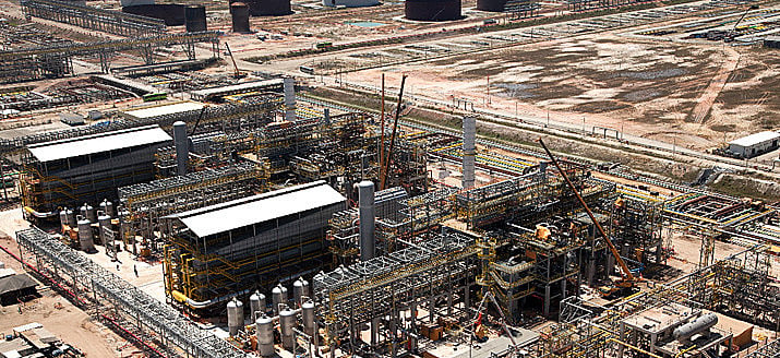 Complexo da Petrobras no Rio de Janeiro; refinarias operam com dois terços de sua capacidade