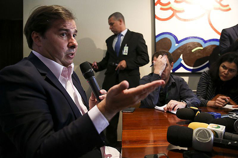 Maia quer se lançar candidato, se opondo a Temer, figura que sempre defendeu
