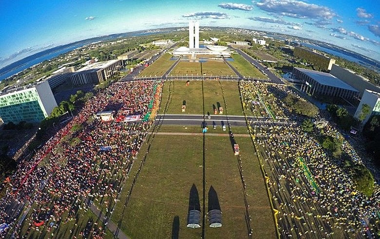 Se formou no Brasil, com a finalidade de combater um comunismo imaginário, uma outra organização, de direita, real e criminosa