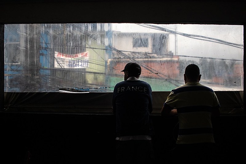 Nove jovens morreram durante ação da polícia; o baile, que ocorria há 9 anos, divide opiniões entre moradores