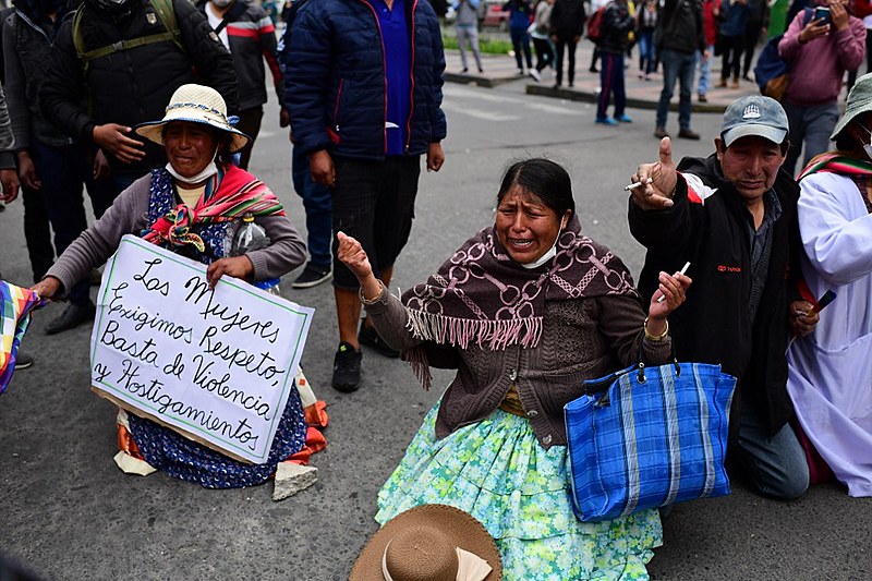 Forças armadas e policiais aderiam ao golpe que levou à renuncia de Evo Morales