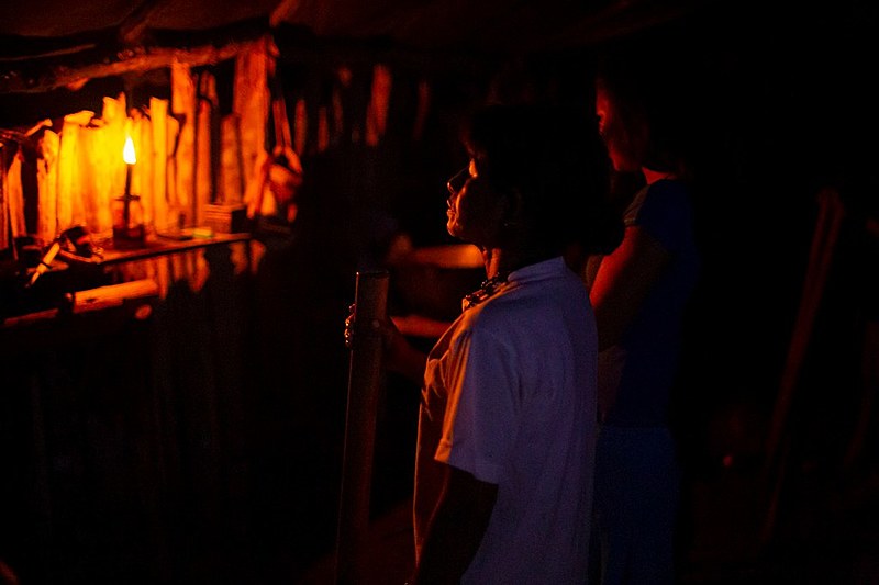 Cerimônia na casa de reza da Aldeia Dois Irmãos, no município de Santa Helena, no Paraná