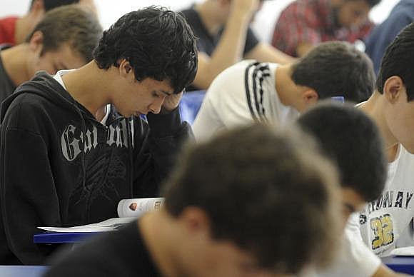 Serão ofertadas, no segundo semestre deste ano, 125.442 bolsas - 57.092 integrais e 68.350 parciais, de 50% - em 22.967 cursos de 901 instituições de ensino superior.