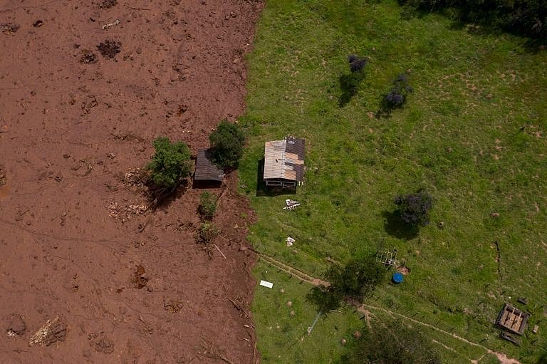 Vista área da área atingida pelo rompimento da barragem do Córrego do Feijão, em Brumadinho (MG)