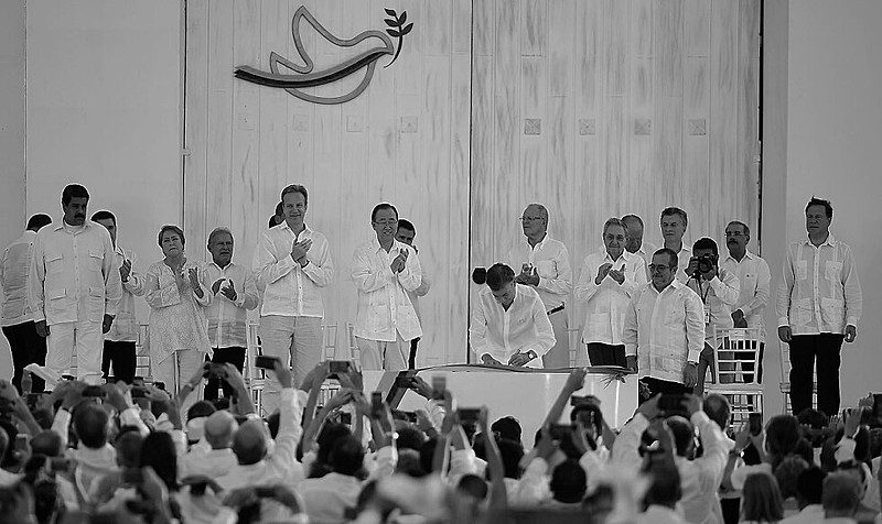 Acordos de paz entre governo da Colômbia e FARC foram assinados em 26 de setembro de 2016, em Havana