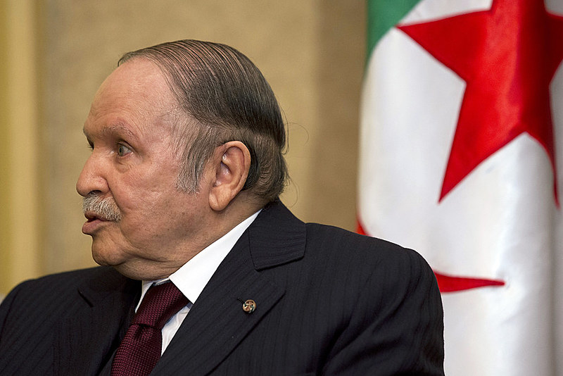 Presidente Abdelaziz Bouteflika anunciou que irá renunciar a presidência do país