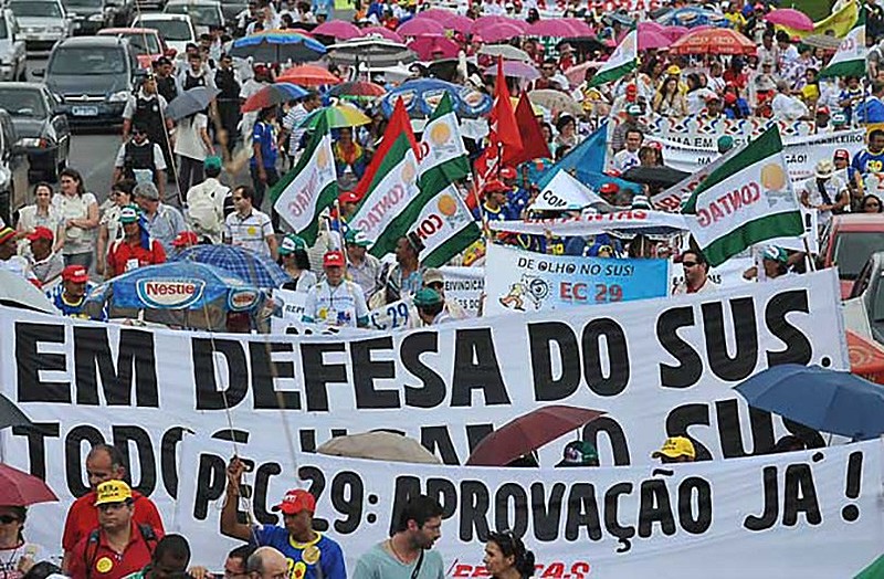 A" implantação do Sistema Único de Saúde (SUS) no início da década de 90 foi uma grande conquista da sociedade brasileira"