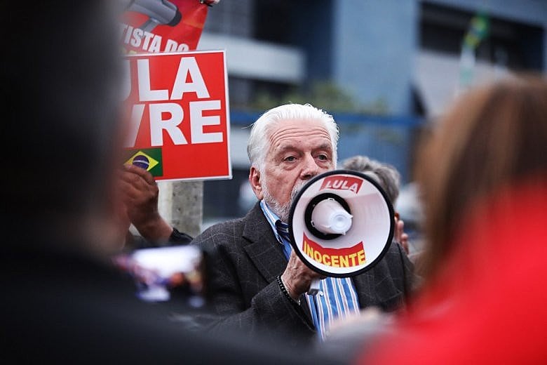 Senador da Bahia, Jakes Vagner, visitou o companheiro Lula nesta quinta-feira (25).