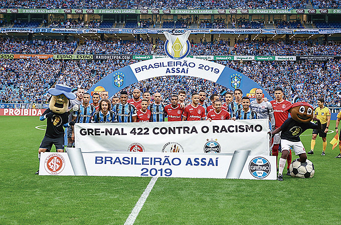 Campanha #ChegadePreconceito do Observatório da Discriminação Racial no Futebol no Gre-Nal 422