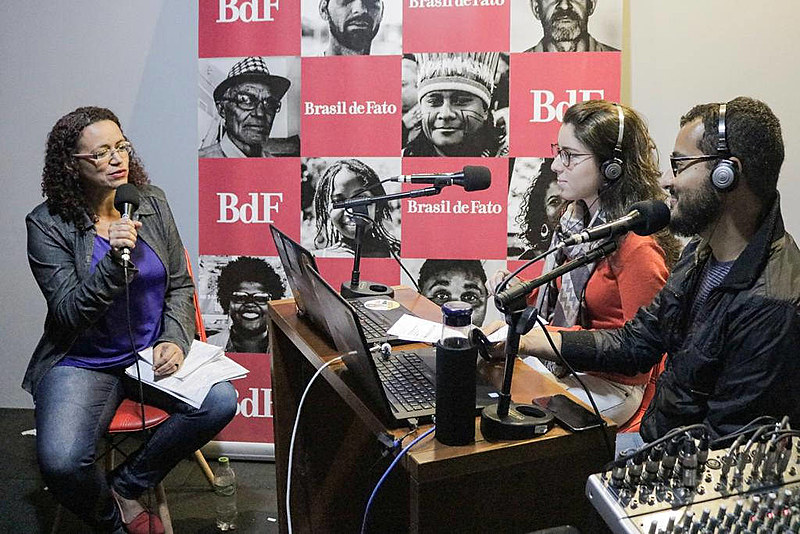 Estúdio da Rádio Brasil de Ftao em São Paulo; transmissão de programa em emissoras paulistas teve início em 2017