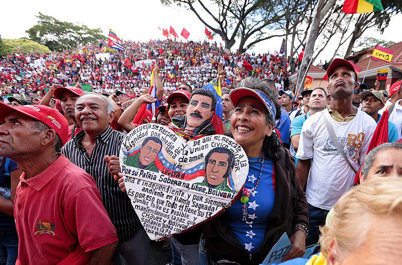 Em meio à retirada de direitos na América Latina, os venezuelanos escolhem, em 1999, um presidente vindo do povo trabalhador