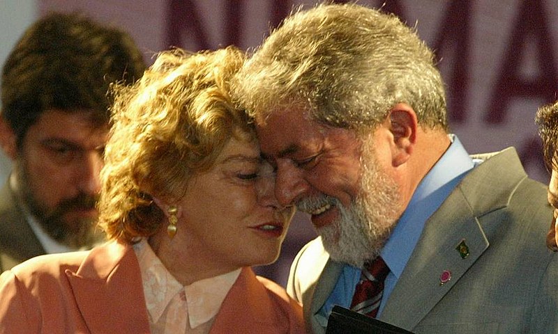 Marisa Letícia, mulher do ex-presidente Luiz Inácio Lula da Silva, vai passar por mais uma tomografia na manhã desta sexta-feira (27)