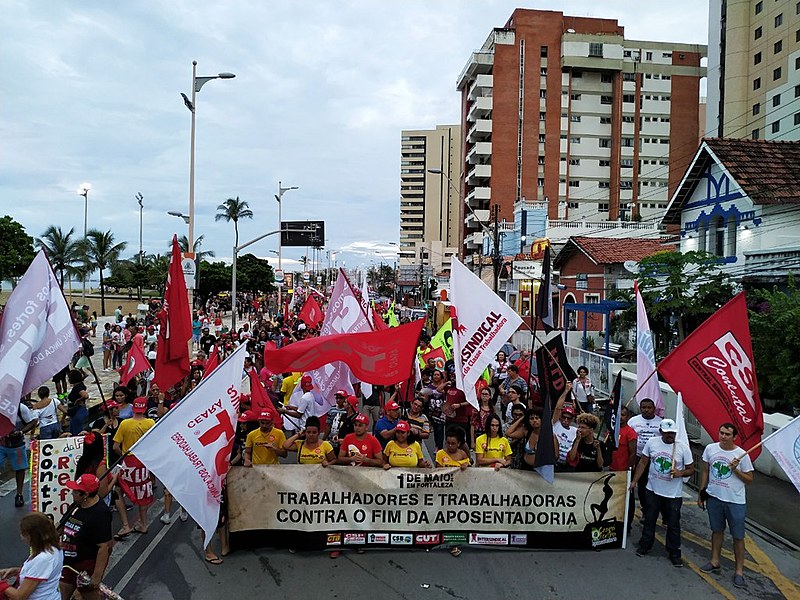 O ato foi construído ao longo do mês de abril pelas centrais sindicais