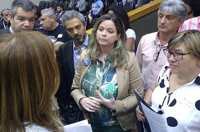 Associação Mães e Pais pela Democracia busca mobilizar organizações, entidades e comunidade contra projeto de censura nas escolas da capital