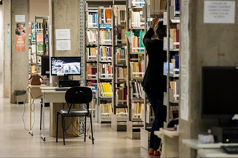 Dia 12 de março comemora-se nacionalmente o Dia do Bibliotecário