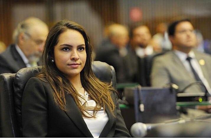 Maria Victória é candidata pelo PP, apresenta Luciano Pizzatto (PRTB) como seu vice e participa da coligação entre PP, PMB, PR, PRTB, PHS e SD
