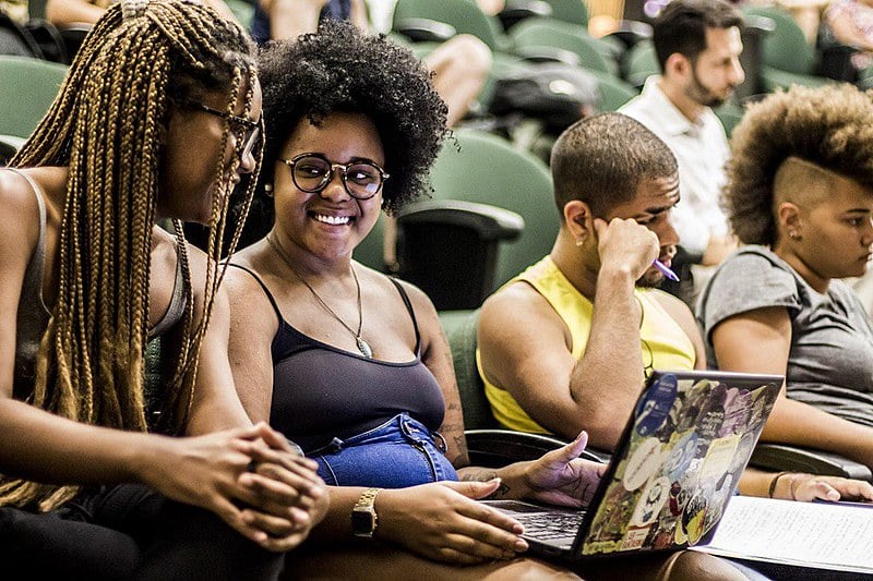 Pela primeira vez, dados estatísticos informam que os negros ocupam mais da metade das vagas nas universidades públicas