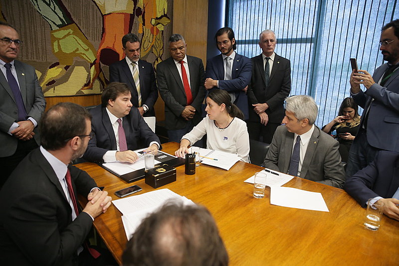 Articulação para frear PLs de criminalização da luta popular reúne sociedade civil e deputados das siglas PT, Psol, PDT, PSB, PCdoB e Rede