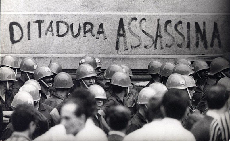 "Foi a classe média que, após 1968, forneceu a maior parte dos cadáveres. Com o AI-5 desatou-se a perseguição à militância estudantil"