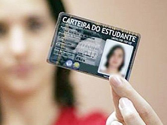 Exigir a feitura da carteira de estudante é colocar o lucro acima do direito.