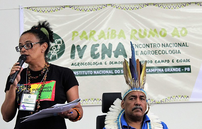 Durante a mesa de conjuntura, diferentes representações de movimentos populares trouxeram suas análises e desafios