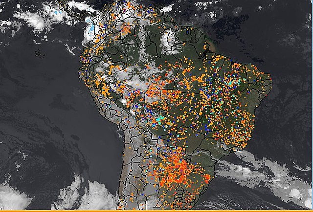 Un satélite del Instituto Nacional de Investigaciones Espaciales (Inpe) muestra los focos de fuego en Brasil el último 2 de septiembre