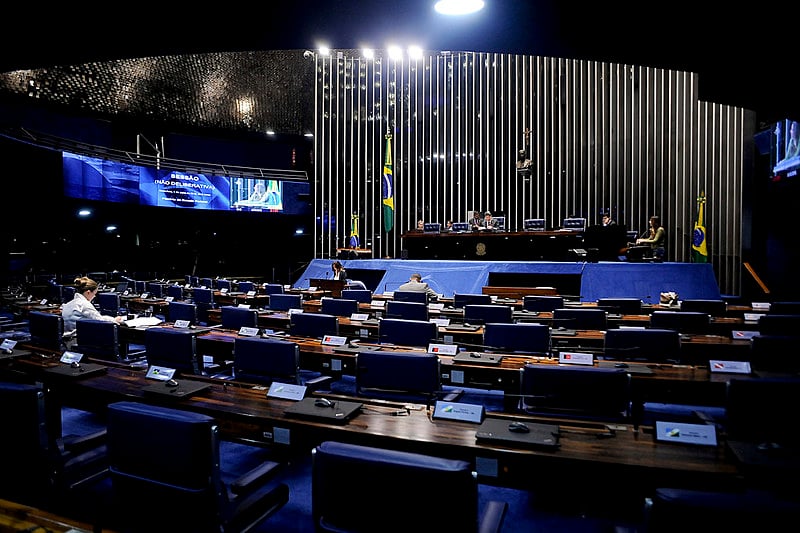No plenário do Senado, o presidente Renan Calheiros (PMDB-AL), pretende votar pelo menos quatro proposições esta semana