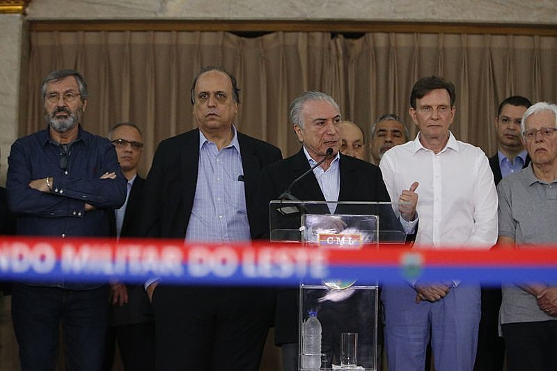 Temer se reúne no Rio para discutir operação de segurança