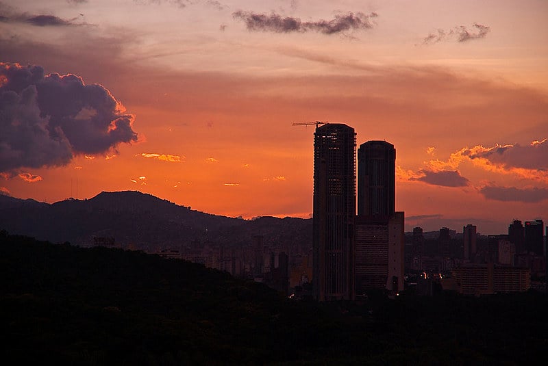 Entardecer em Caracas, capital da Venezuela