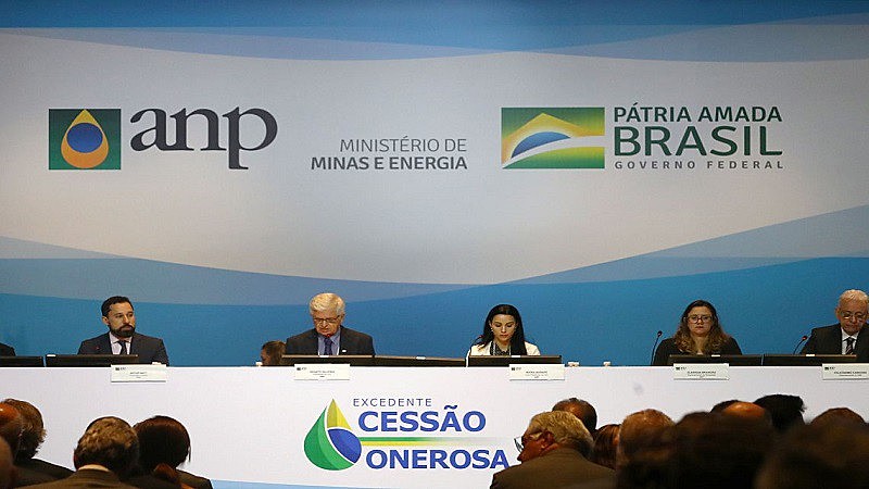 De acordo com Nozaki, o leilão, que arrecadou R$ 70 bilhões, distante dos R$ 106 bilhões pretendidos pelo governo federal, “foi um fracasso"