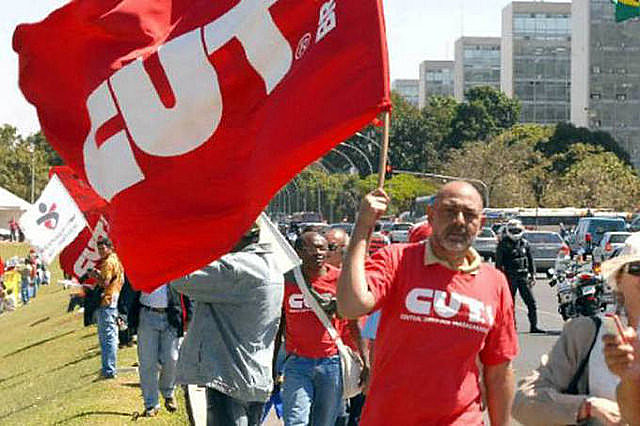 Además de la reformas de las pensiones y laboral, los sindicatos incluyen en la agenda la PEC 241