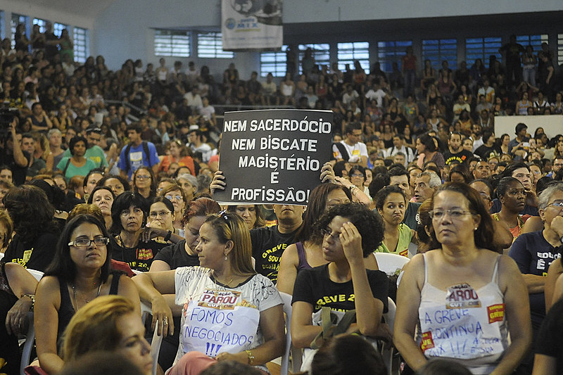 De acordo com o Sepe, a medida foi tomada como forma de reprimir os profissionais em greve