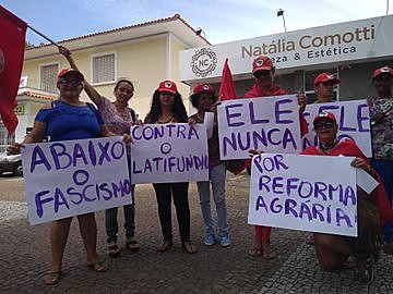 Manifestação pelo "EleNão", contra o fascismo