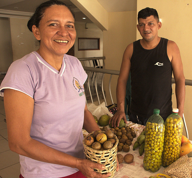 Ivete Bastos, agricultora e militante da agroecologia, tem um carinho especial pelo mucajá