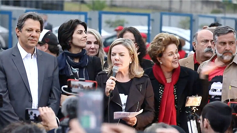 Gleisi Hoffmann, senadora e presidenta nacional do PT, abriu o ato que oficializou a indicação de Haddad e Manuela como candidatos