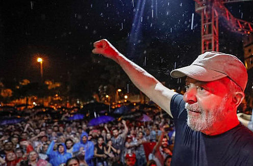 Ex presidente Luiz Inácio Lula da Silva, en acto realizado durante su caravana por la región Sur de Brasil